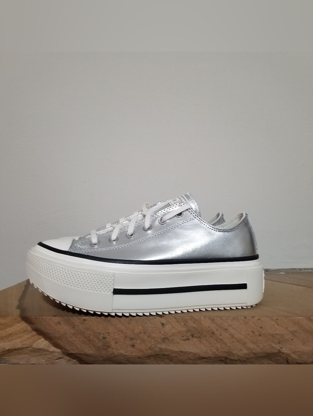 NEW! Converse Chuck Taylor Platform Low Top Sneakers Metallic Silver Sz 10 NWT - Picture 8 of 10